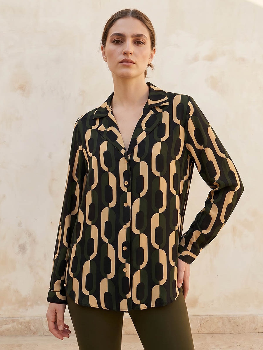 Regular Fit  High-Low Shirt with Notch Collar