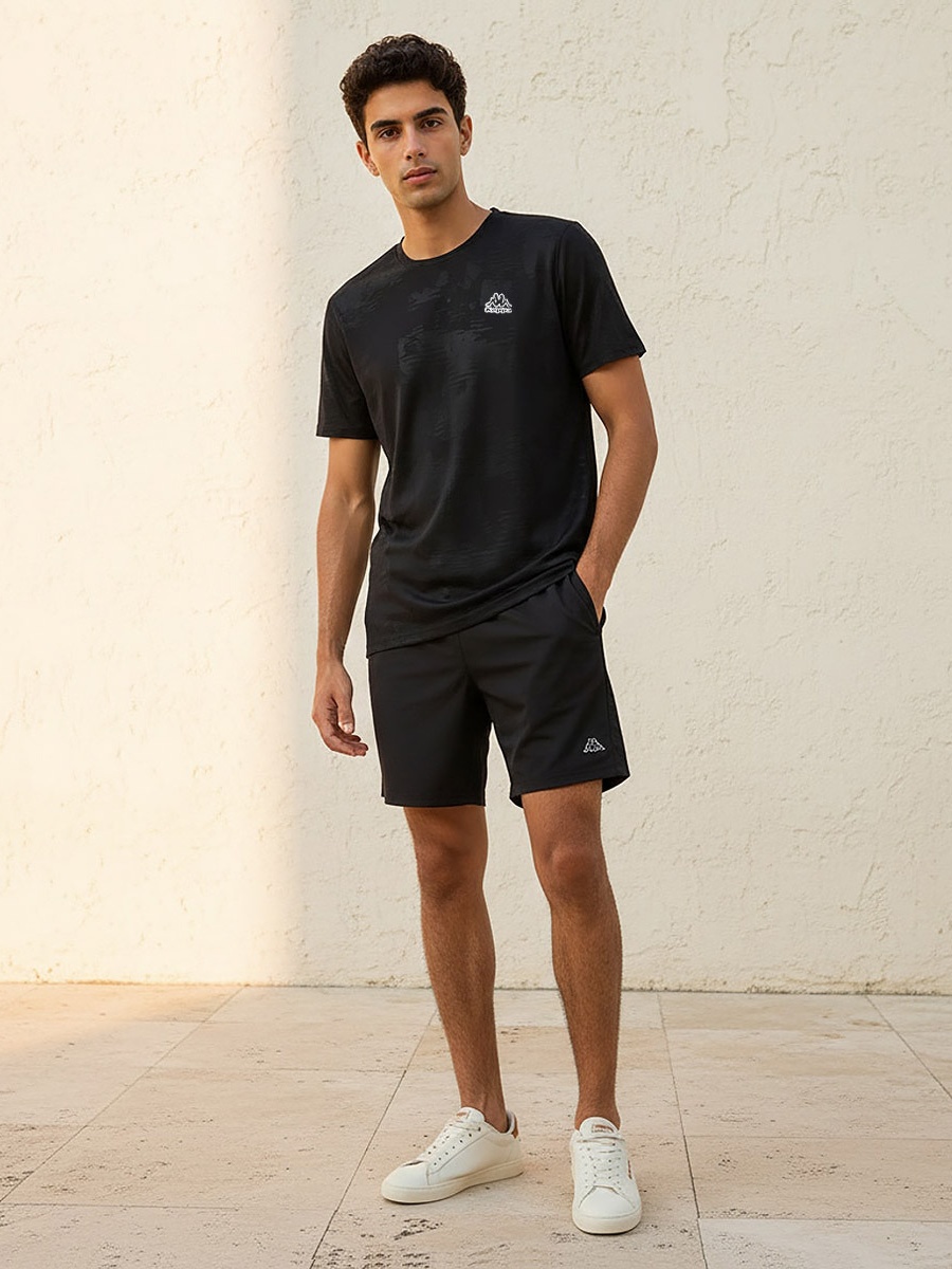 Men Performance Textured T-Shirt