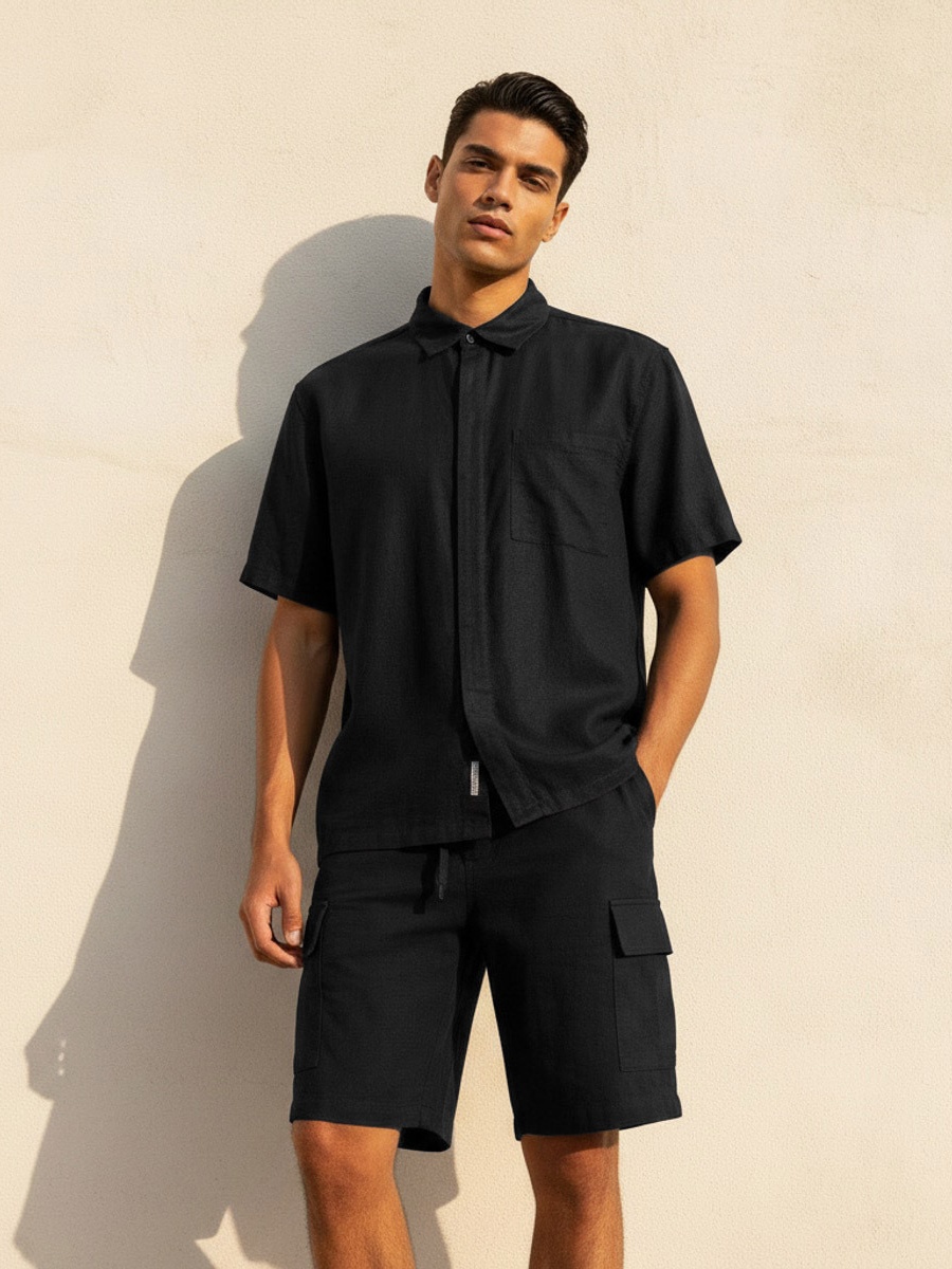 Men Regular Fit Collared Short Sleeves Shirt