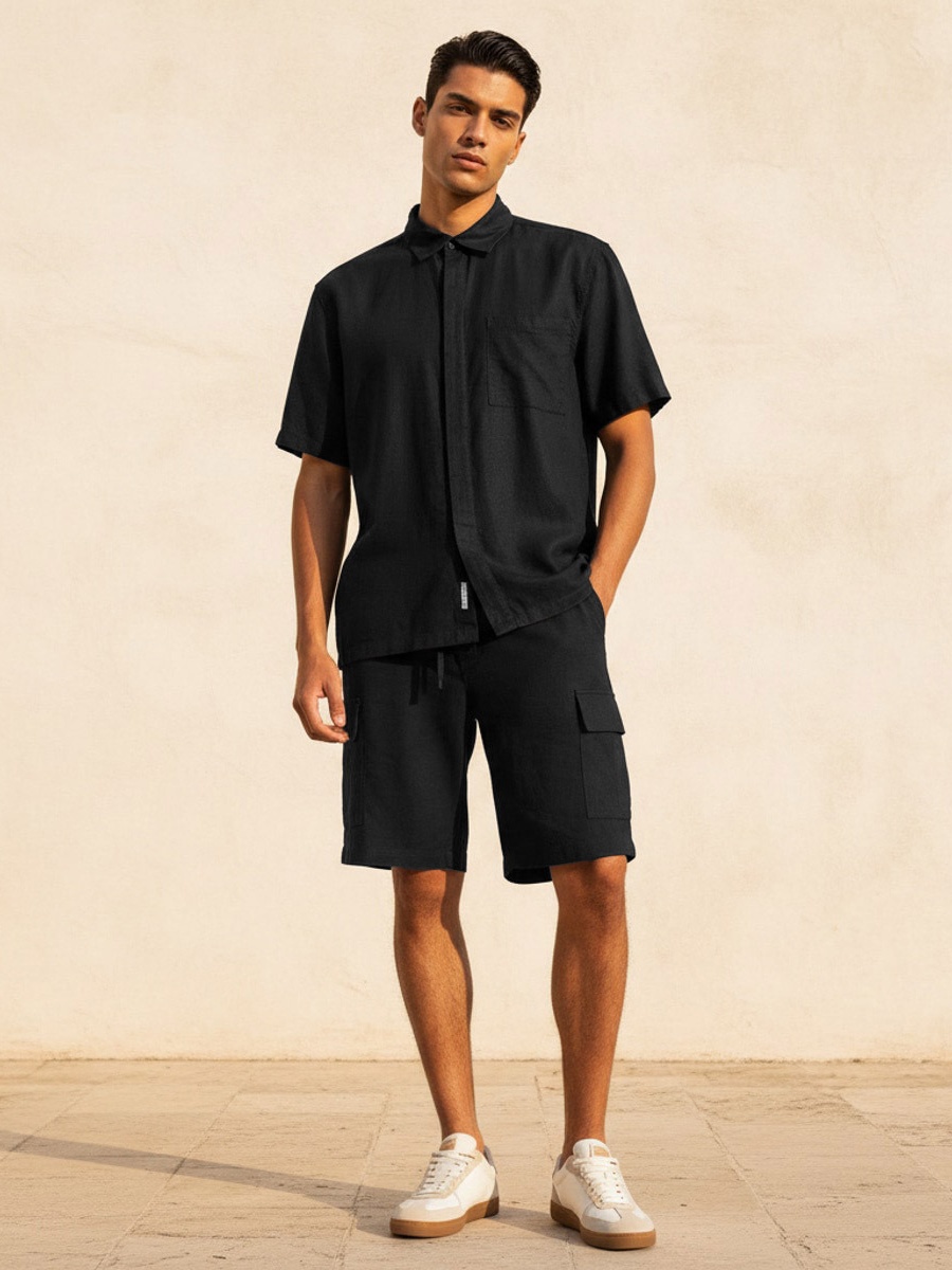 Men Regular Fit Collared Short Sleeves Shirt