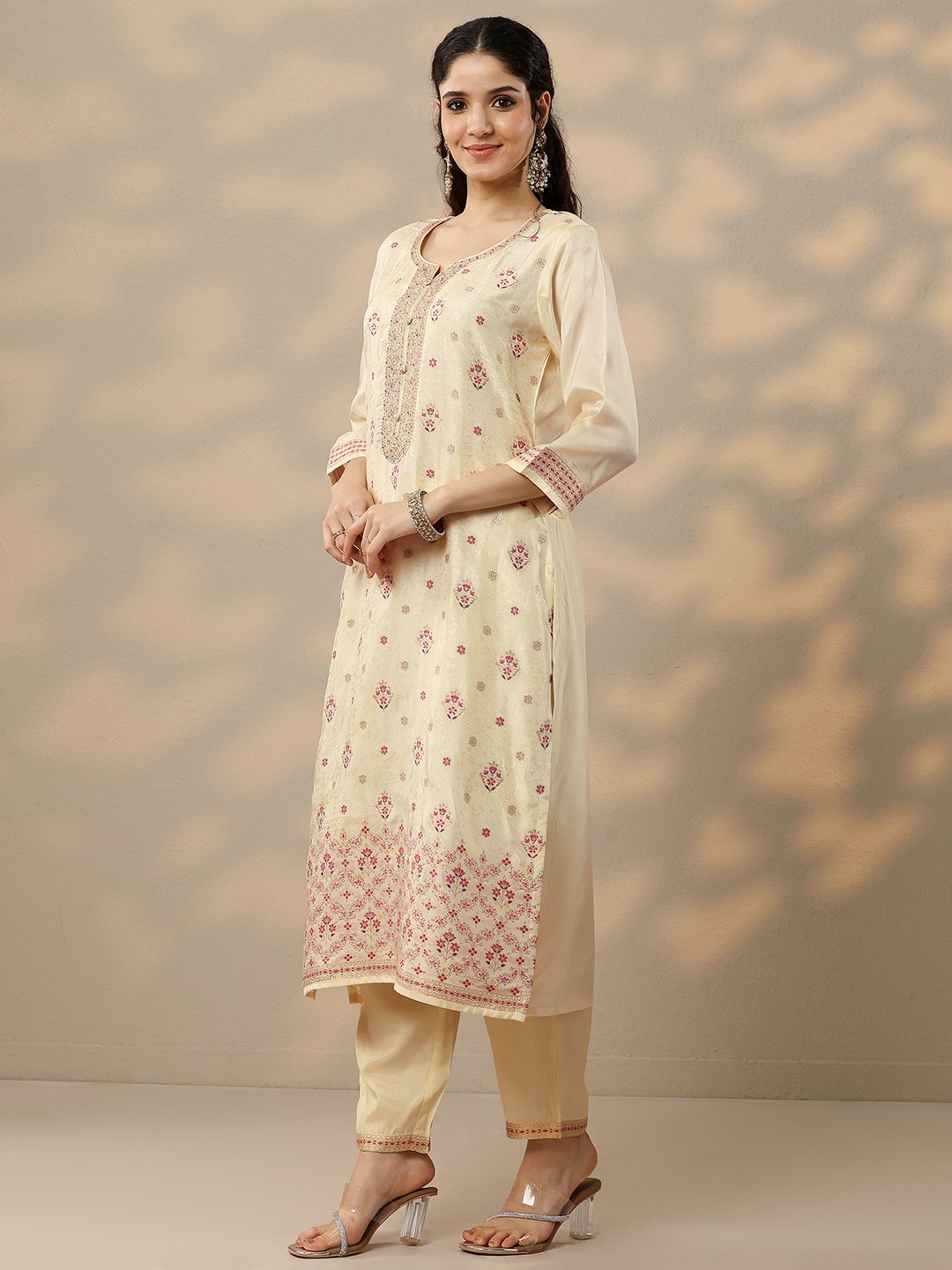 Off White Printed Silk Blend Straight Kurta, Trousers And Dupatta Set