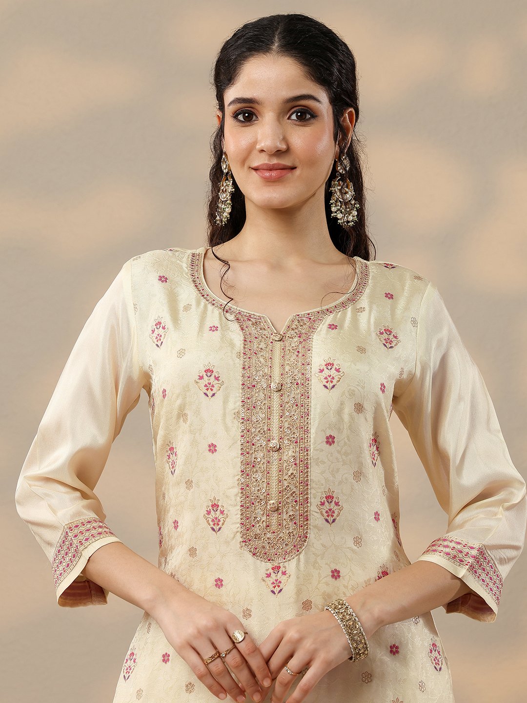Off White Printed Silk Blend Straight Kurta, Trousers And Dupatta Set