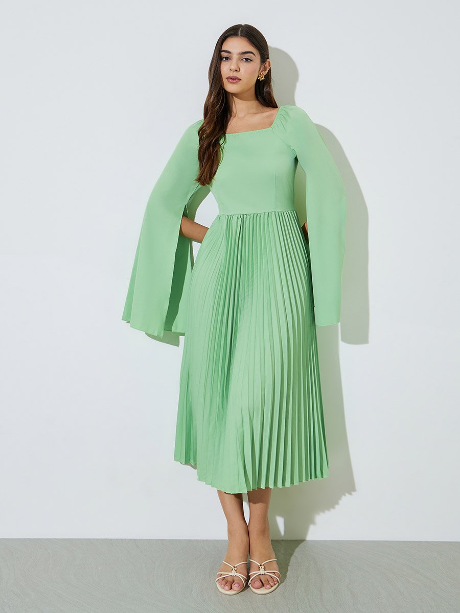 Green Cape Sleeves Pleated A-Line Midi Dress