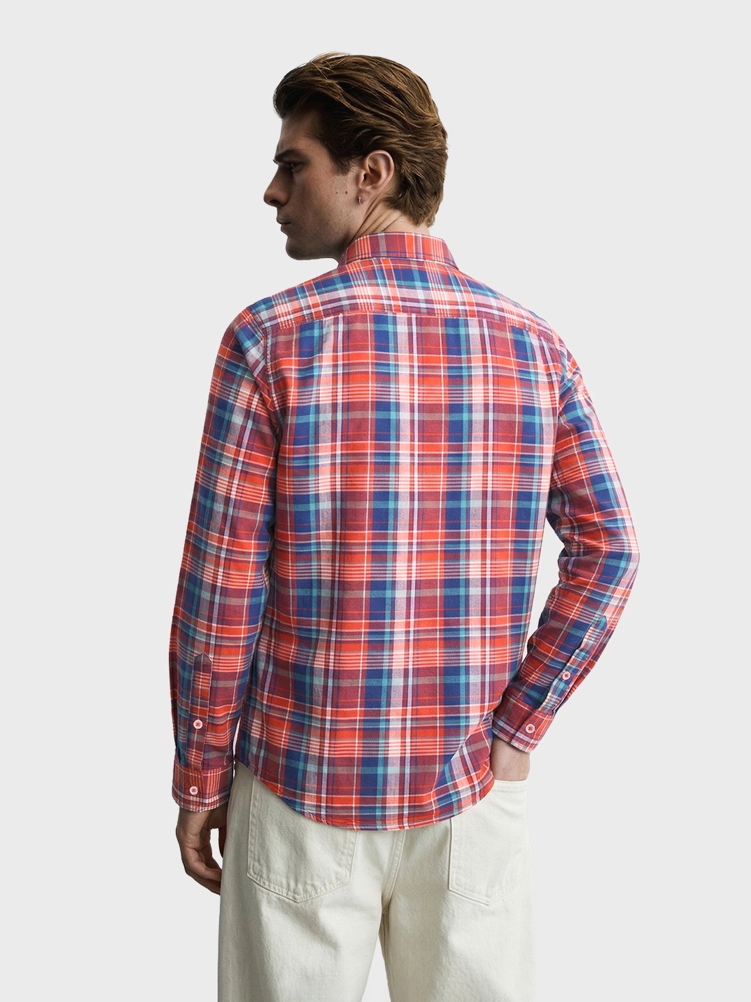 Men Slim Fit Checked Cutaway Collar Casual Shirt