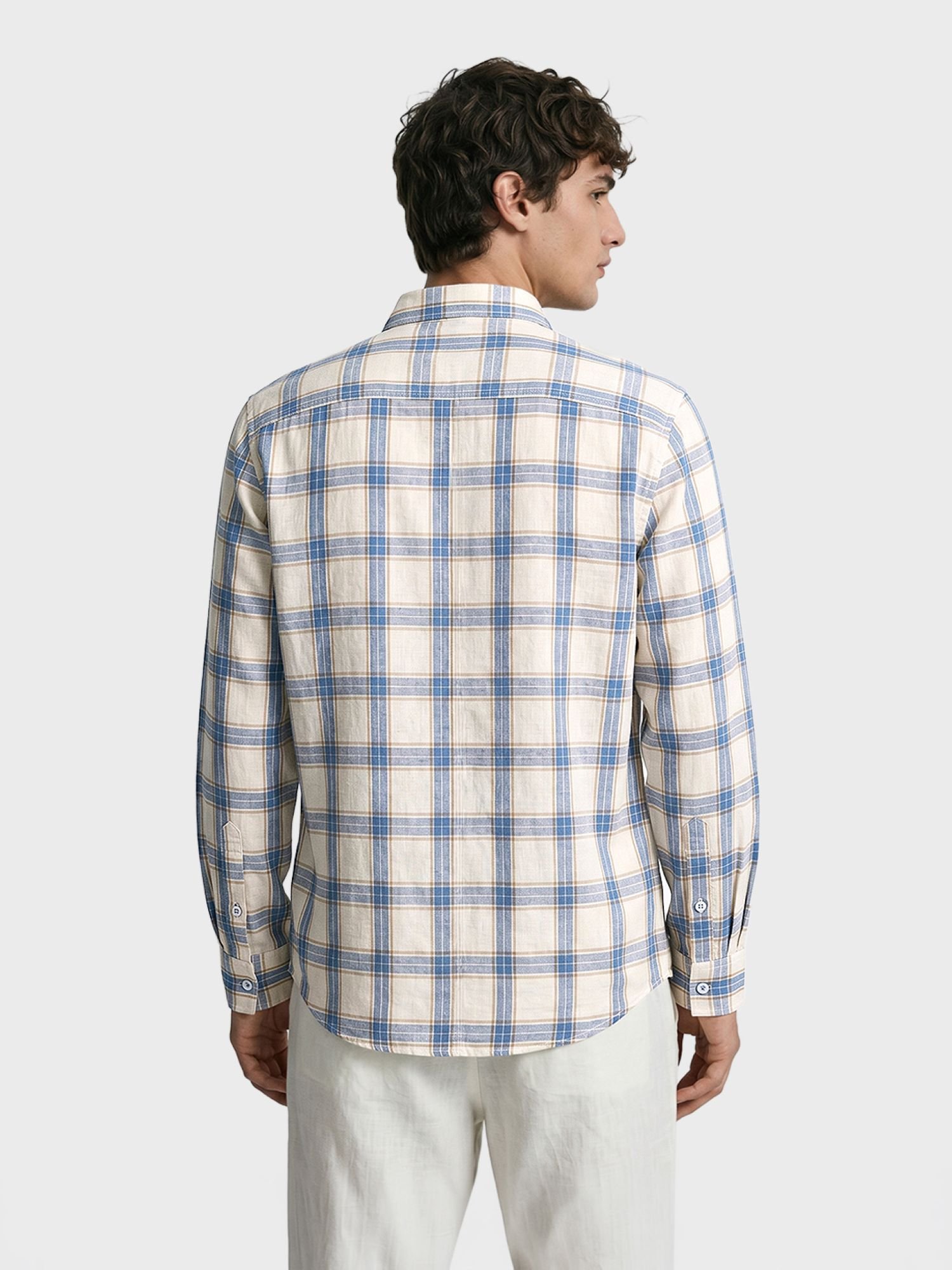 Men Regular Fit Checked Cutaway Collar Casual Shirt