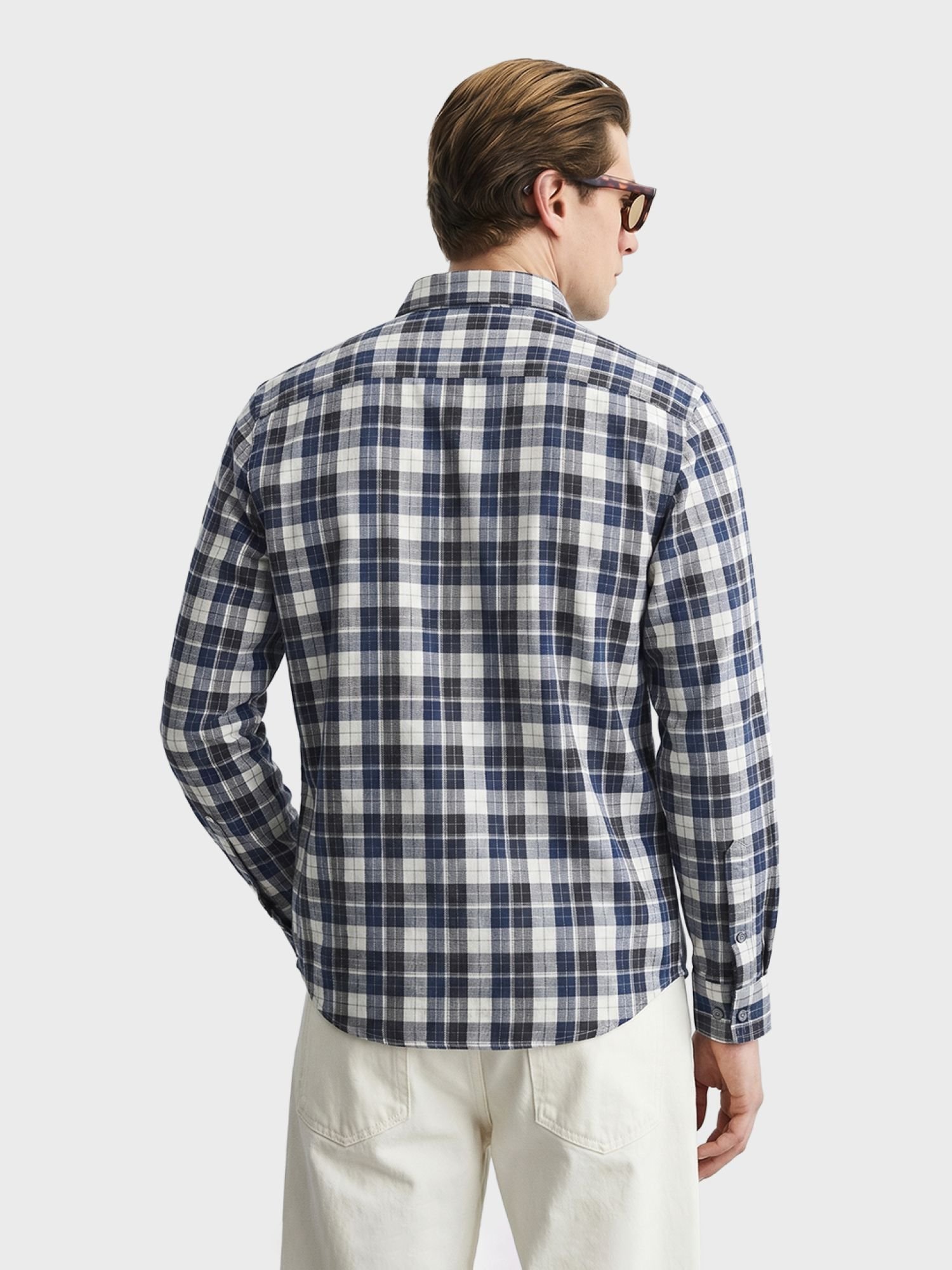 Men Slim Fit Checked Cutaway Collar Casual Shirt