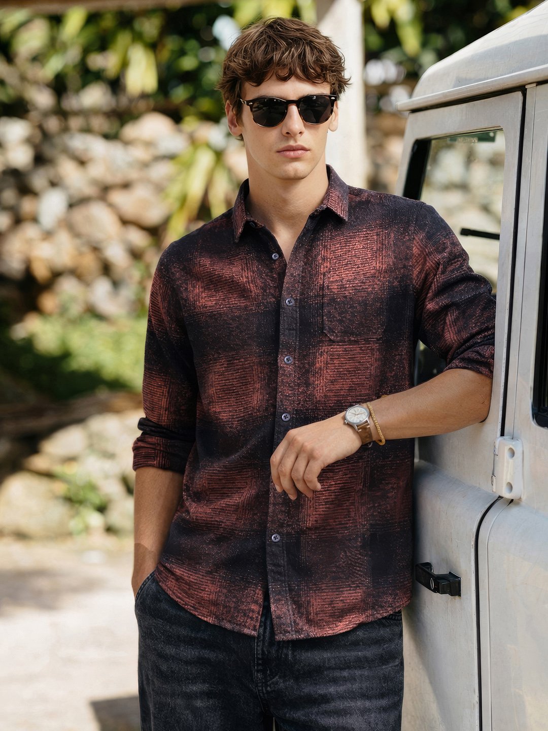 Men Slim Fit Checked Cutaway Collar Casual Shirt