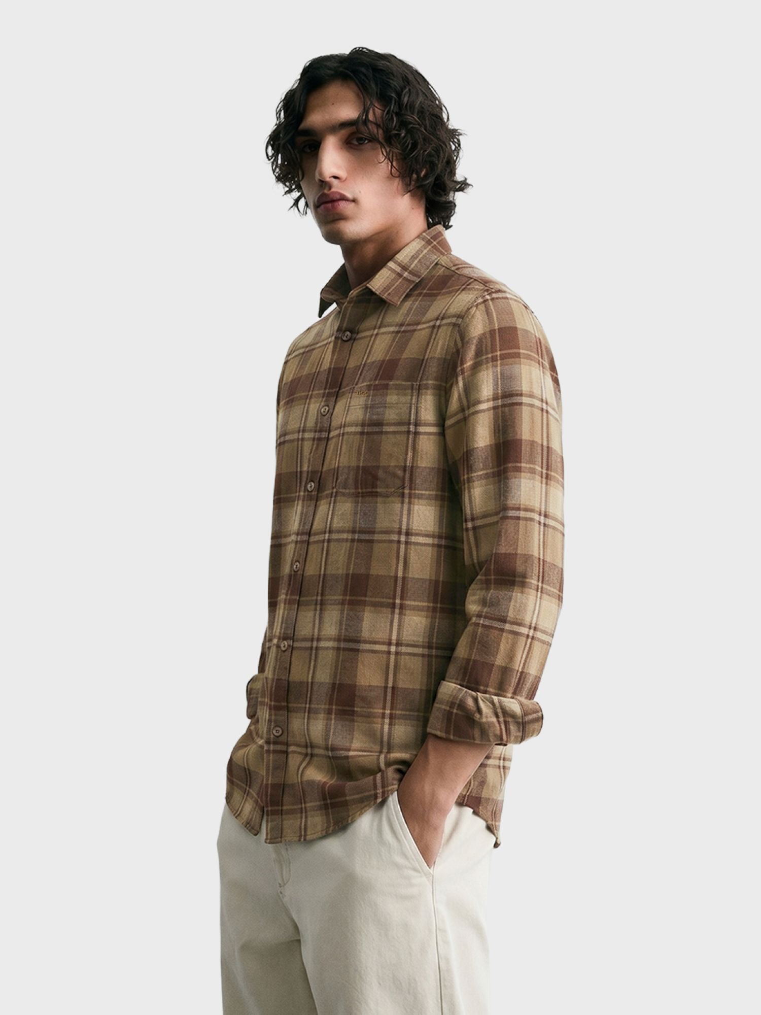 Men Slim Fit Checked Cutaway Collar Casual Shirt
