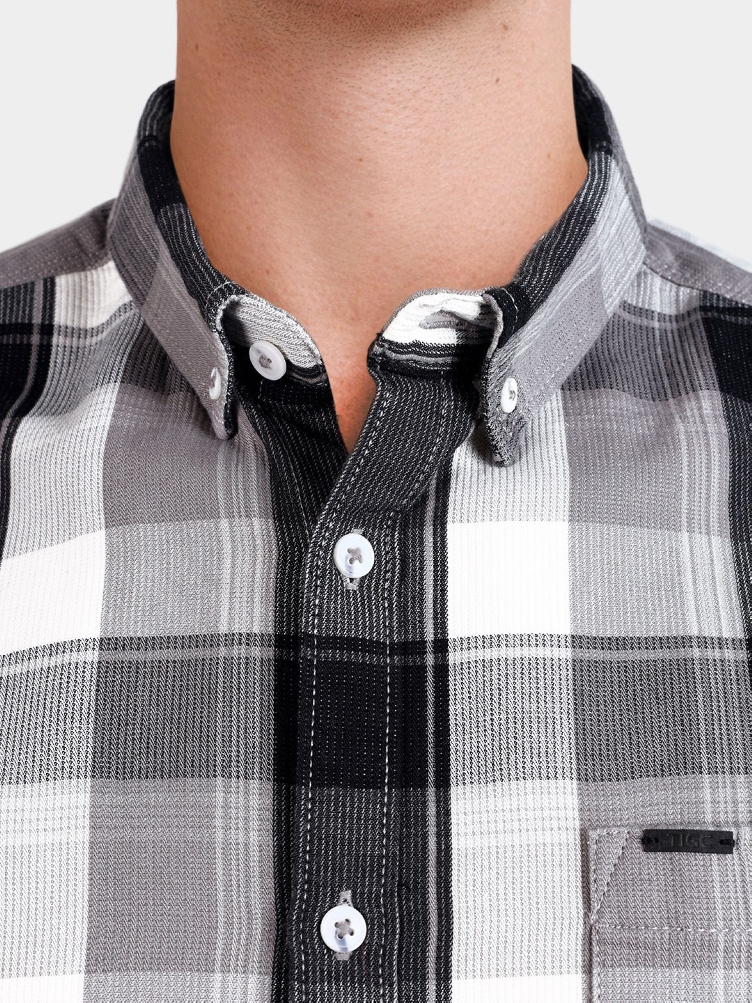 Men Slim Fit Checked Button-Down Collar Casual Shirt