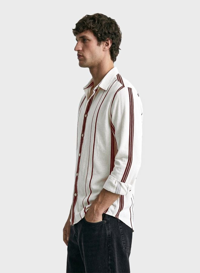 Men Regular Fit Striped Cutaway Collar Casual Shirt