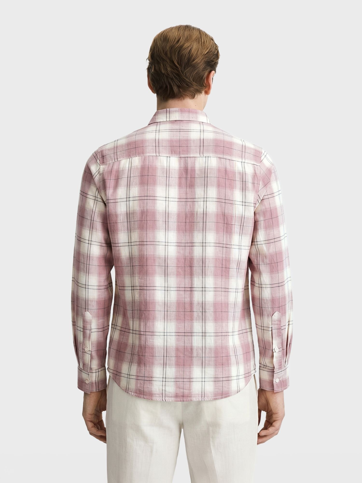 Men Regular Fit Checked Cutaway Collar Casual Shirt