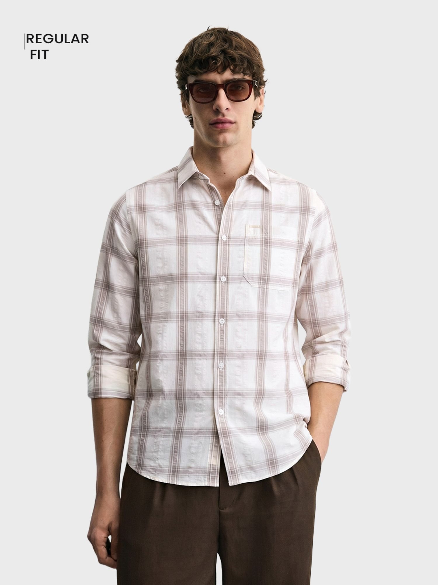 Men Regular Fit Checked Cutaway Collar Casual Shirt
