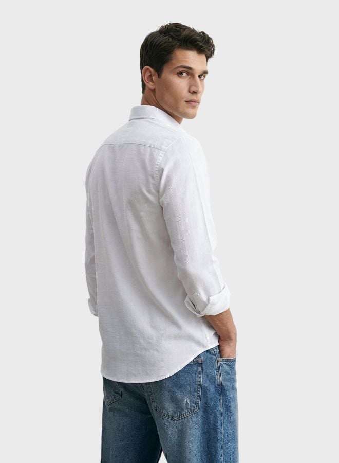 Men Slim Fit Textured Cutaway Collar Casual Shirt