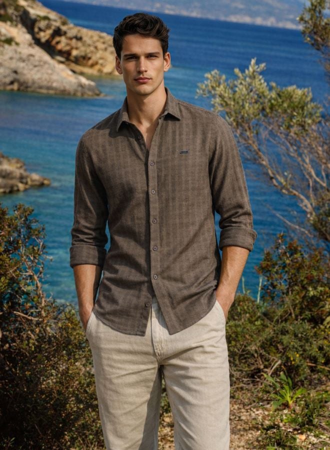 Men Slim Fit Textured Cutaway Collar Casual Shirt