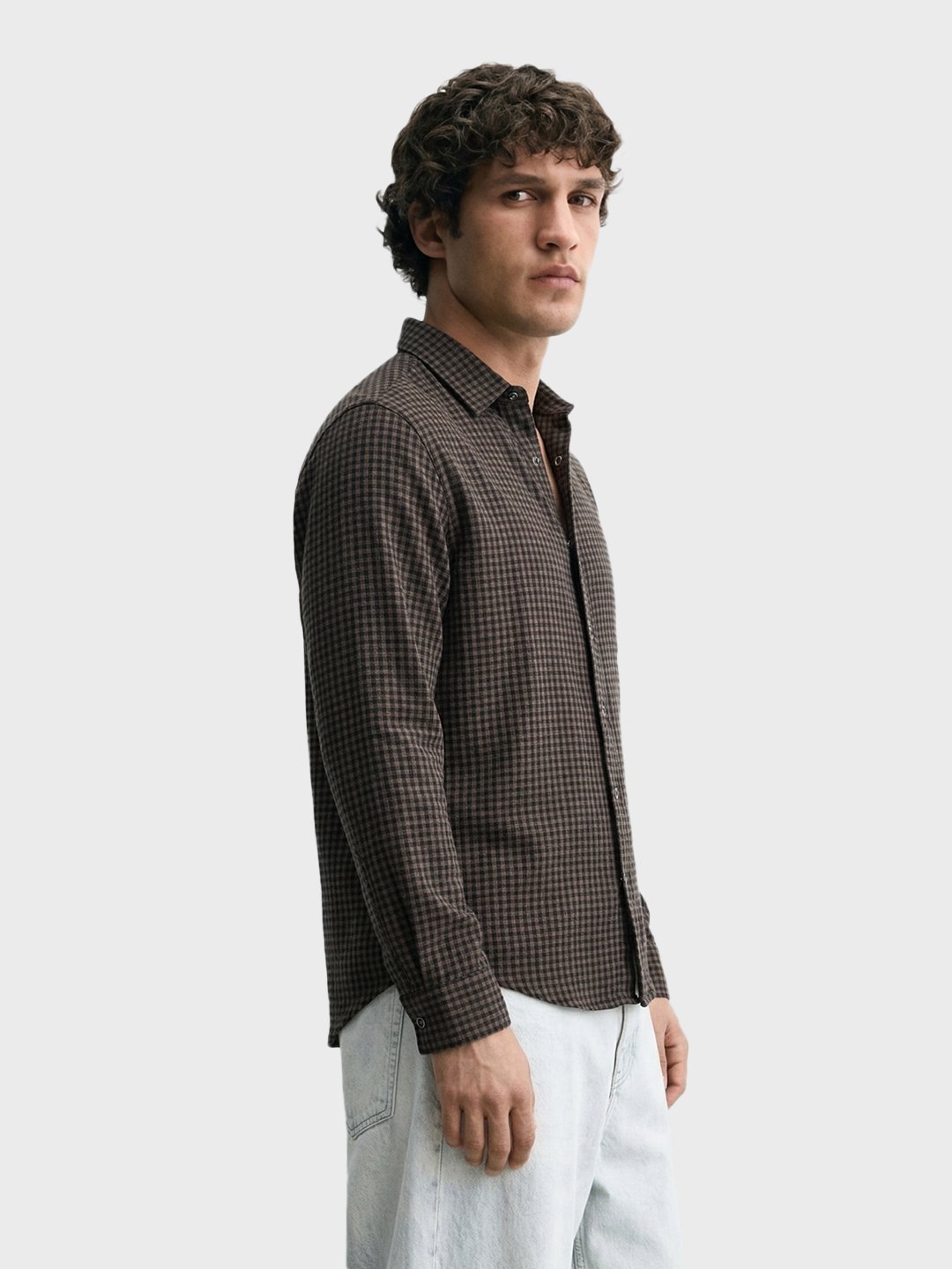 Men Slim Fit Checked Cutaway Collar Casual Shirt
