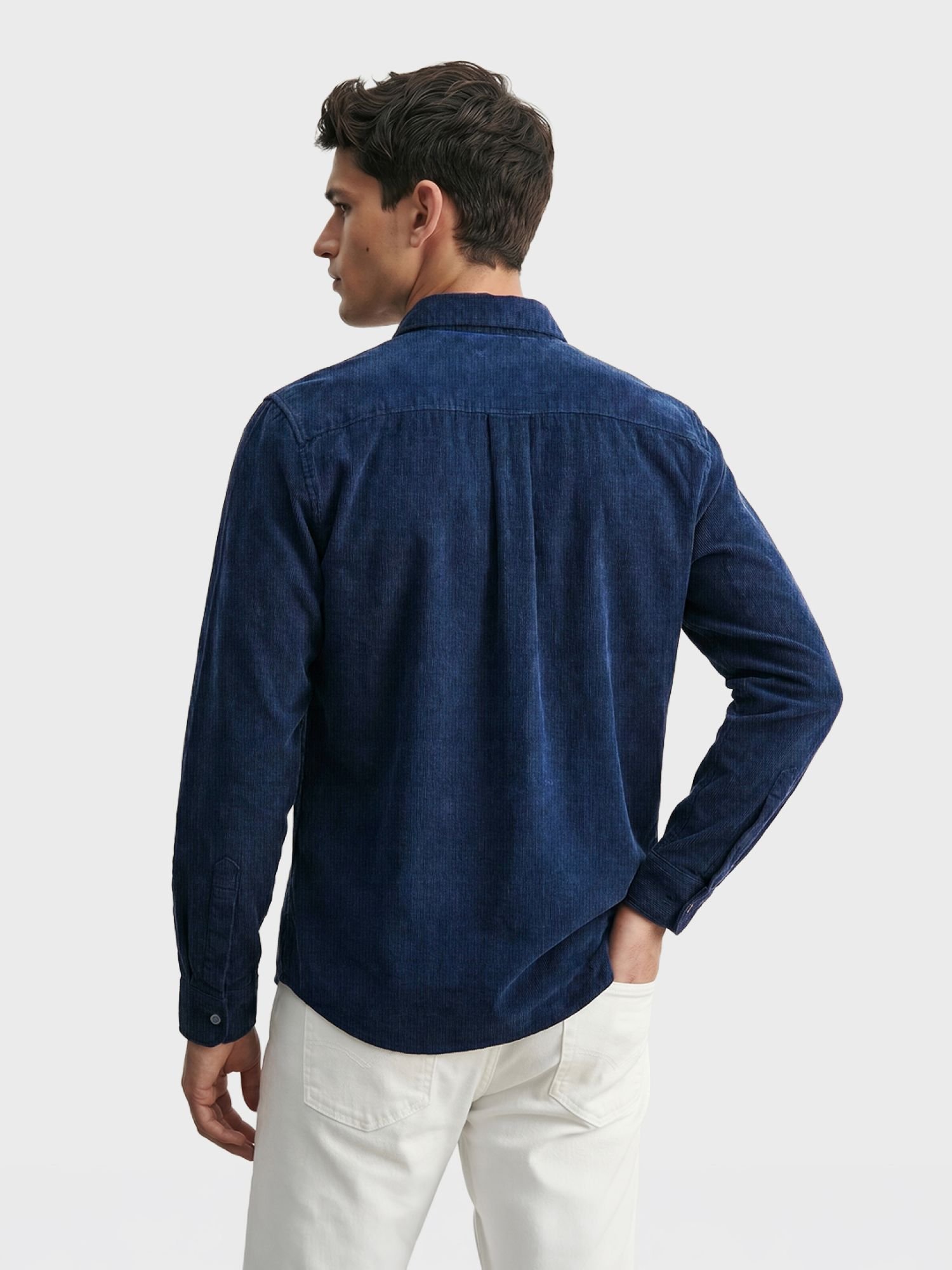 Men Regular Fit Solid Cutaway Collar Casual Shirt