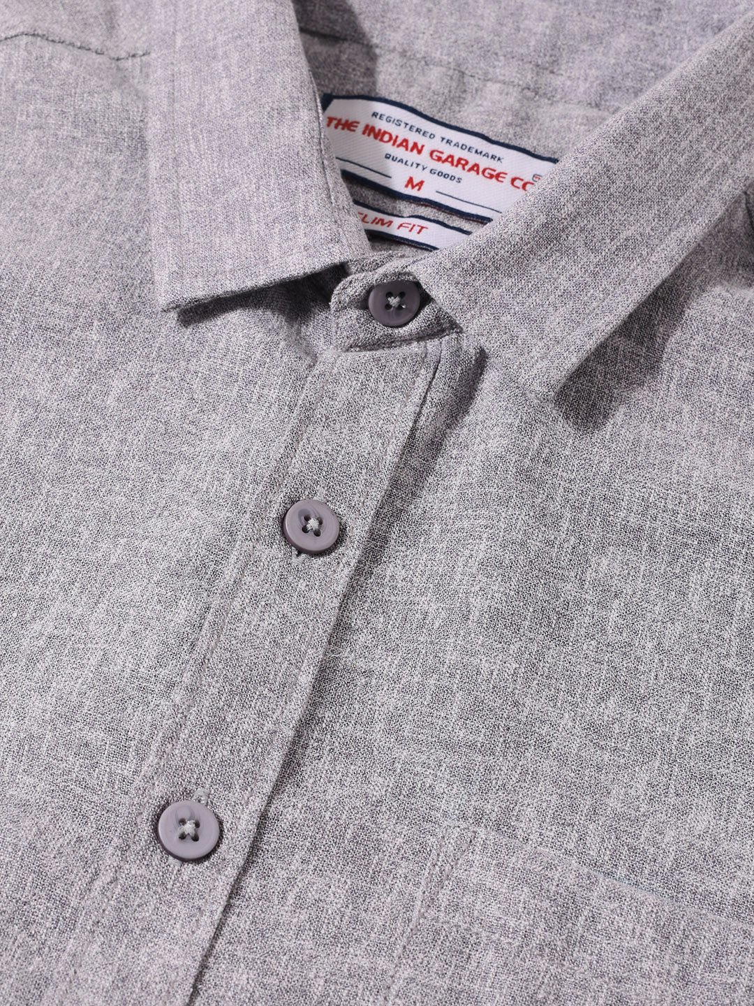 Men Slim Fit Solid Cutaway Collar Casual Shirt