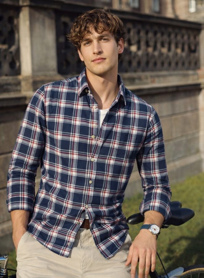 Men Slim Fit Checked Cutaway Collar Casual Shirt