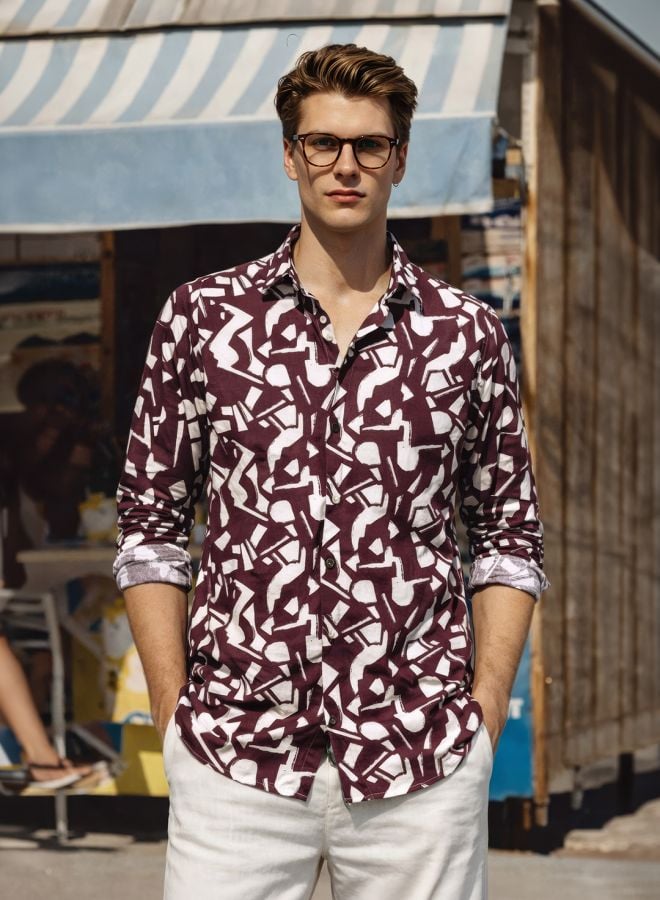 Men Slim Fit Printed Cutaway Collar Resortwear Shirt