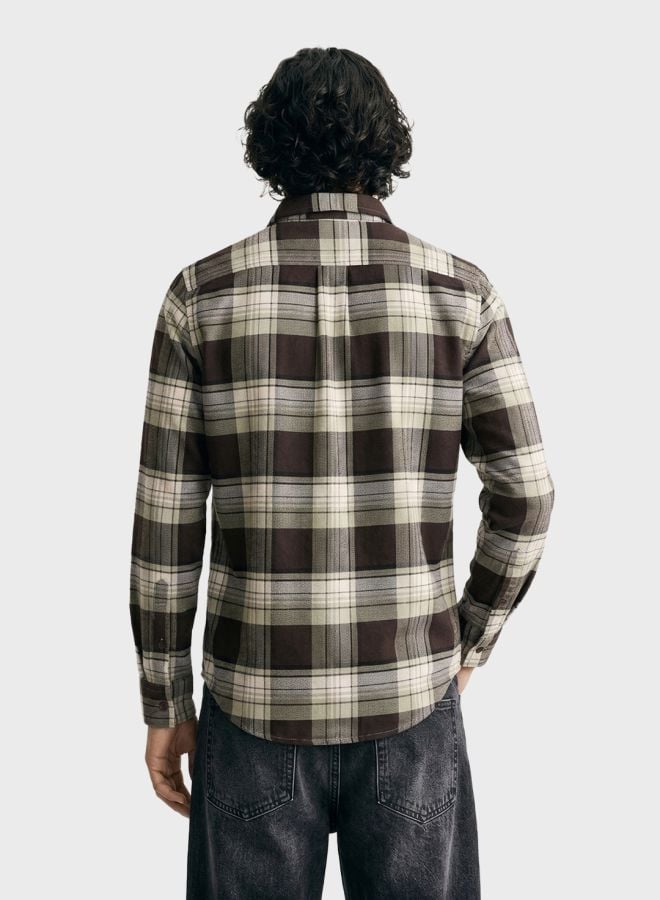 Men Regular Fit Checked Cutaway Collar Casual Shirt