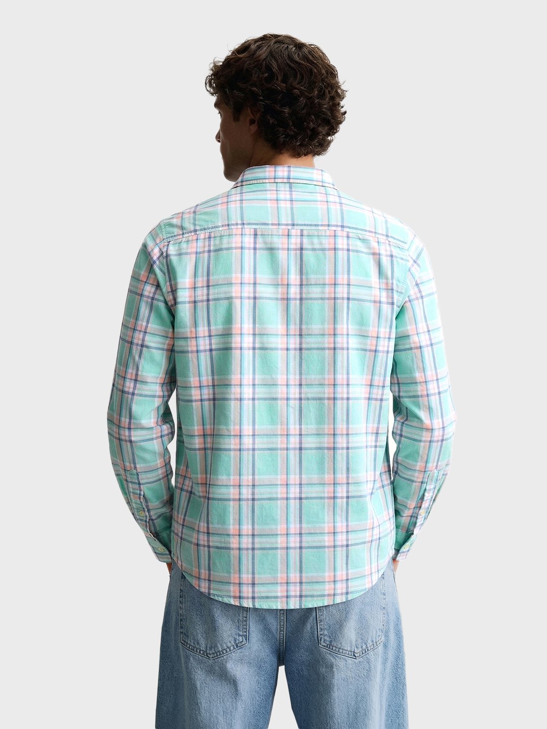Men Slim Fit Checked Cutaway Collar Casual Shirt