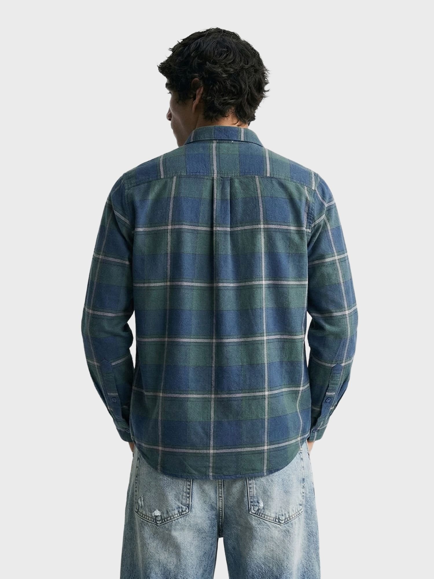 Men Regular Fit Checked Cutaway Collar Casual Shirt