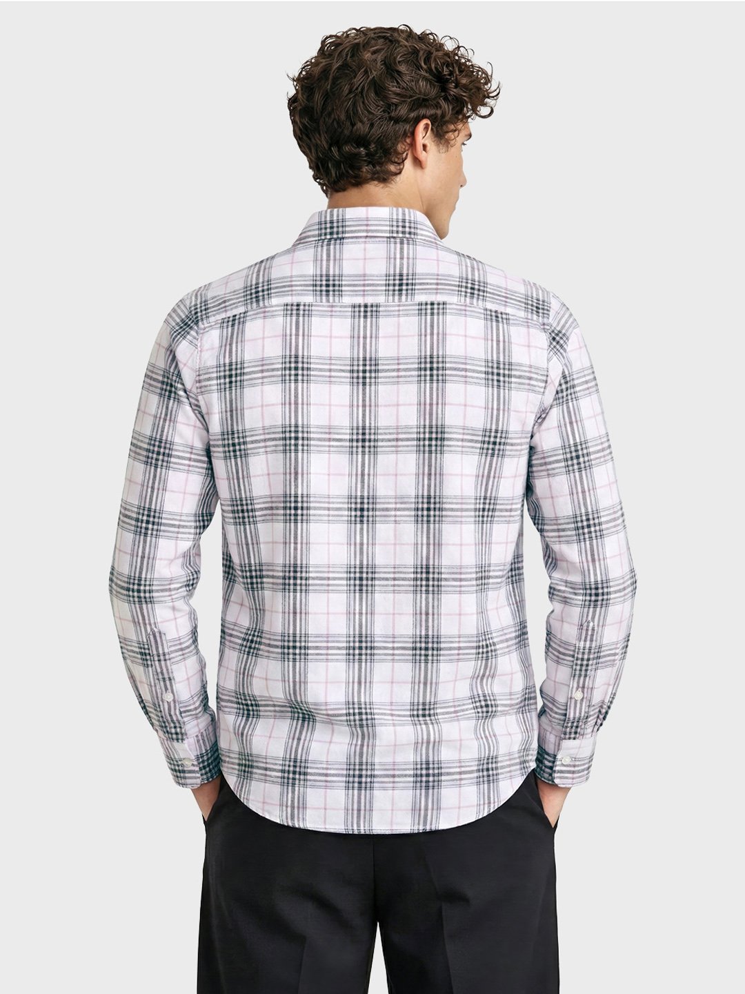 Men Slim Fit Checked Cutaway Collar Casual Shirt
