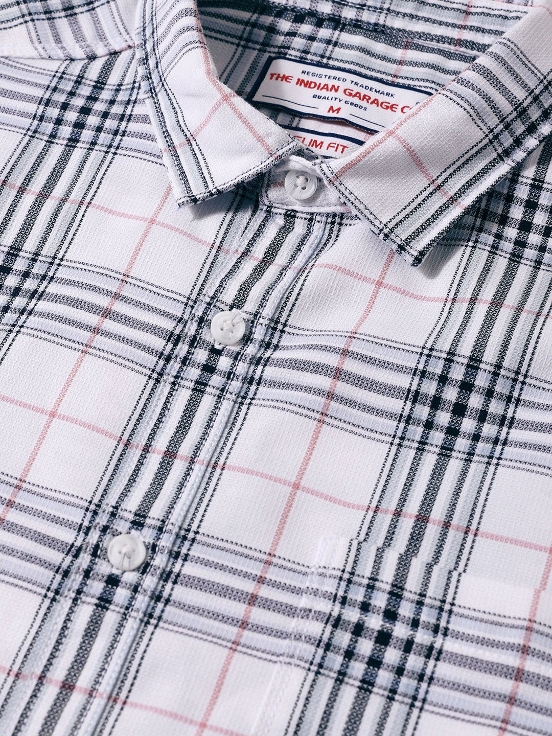 Men Slim Fit Checked Cutaway Collar Casual Shirt