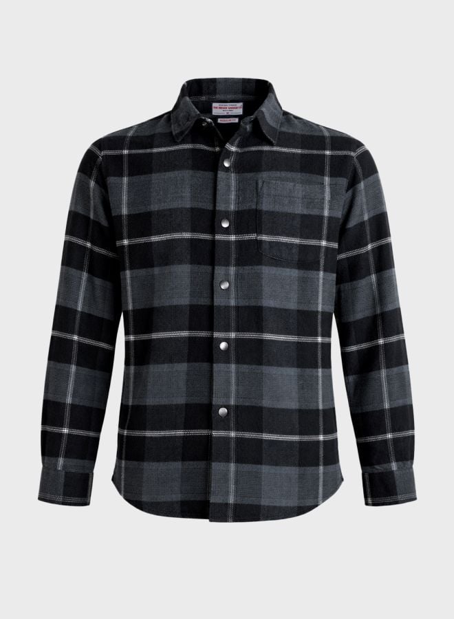 Men Regular Fit Checked Cutaway Collar Casual Overshirt