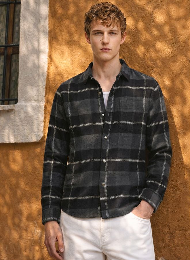 Men Regular Fit Checked Cutaway Collar Casual Overshirt