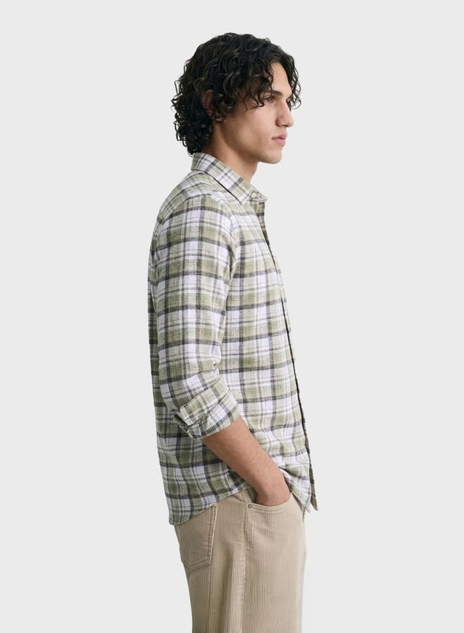 Men Slim Fit Checked Cutaway Collar Casual Shirt