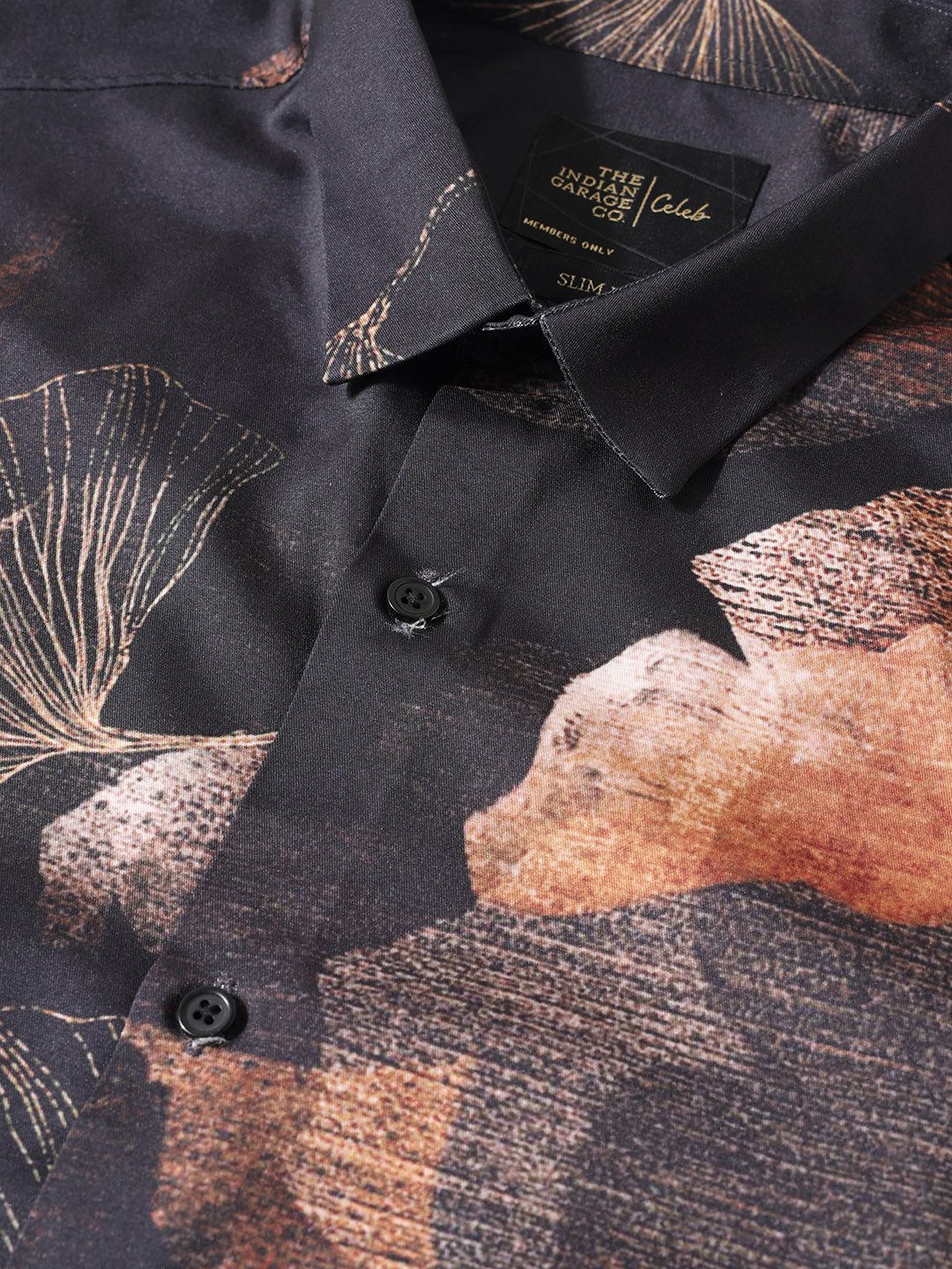 Men Slim Fit Printed Cutaway Collar Party Shirt
