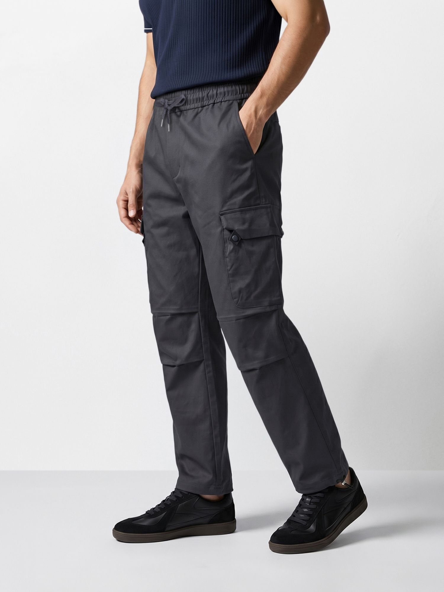 Men Relaxed Fit Solid Cargo Joggers