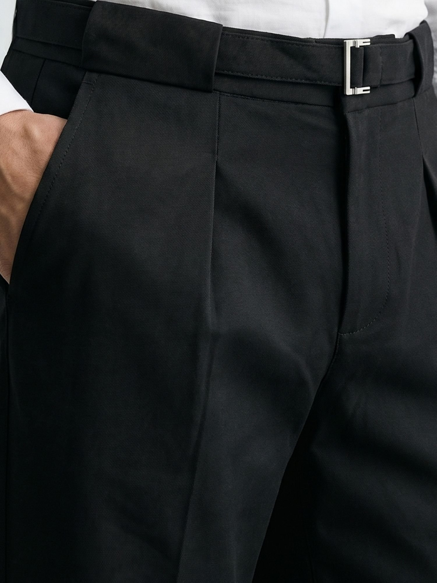 Men Regular Fit Solid Trousers
