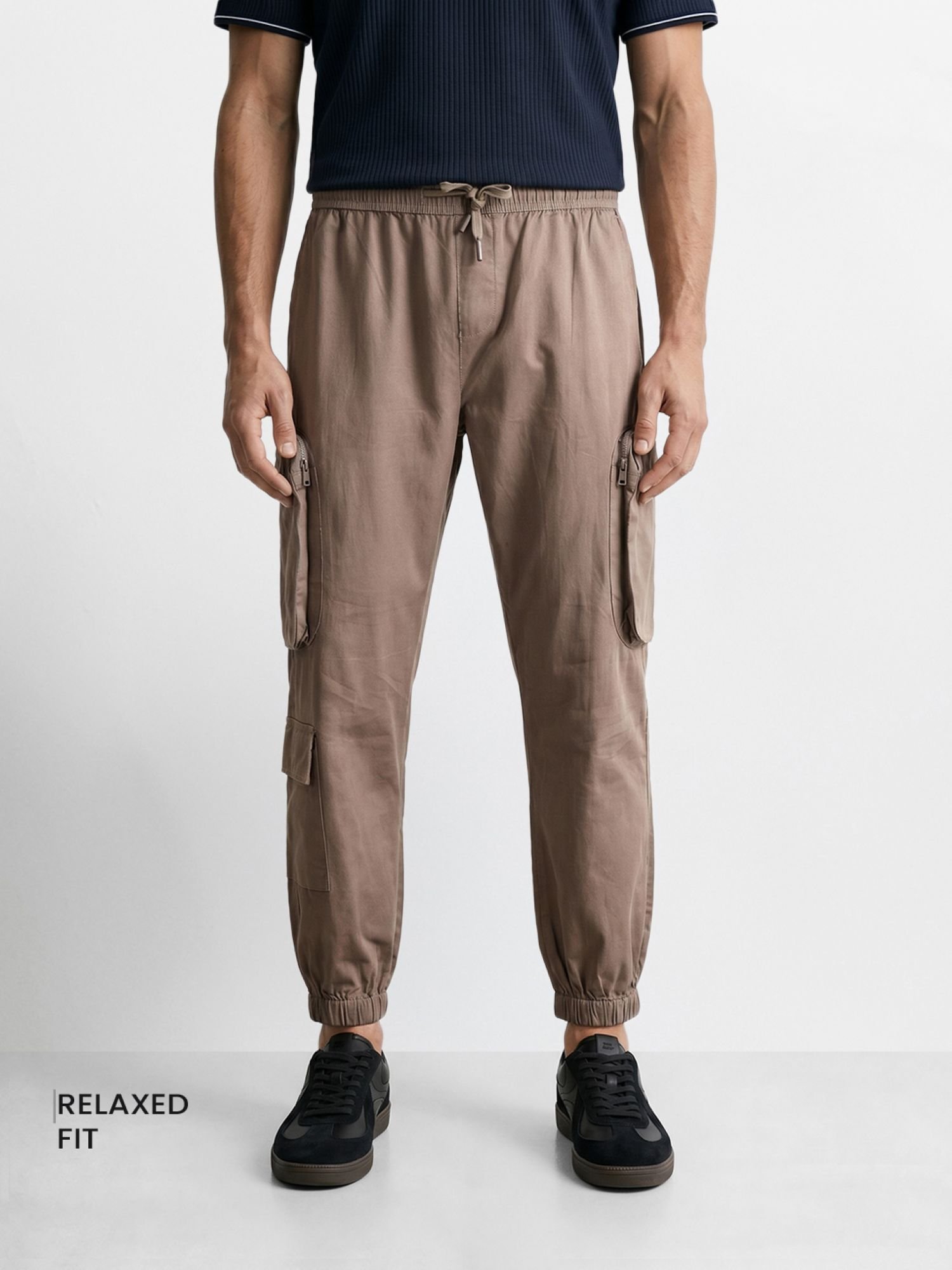 Men Relaxed Fit Solid Cargo Joggers