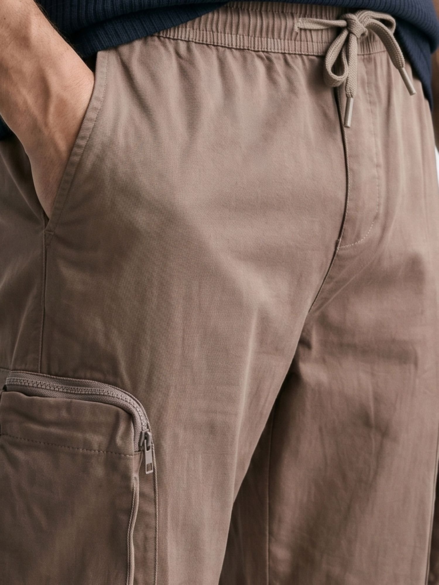 Men Relaxed Fit Solid Cargo Joggers