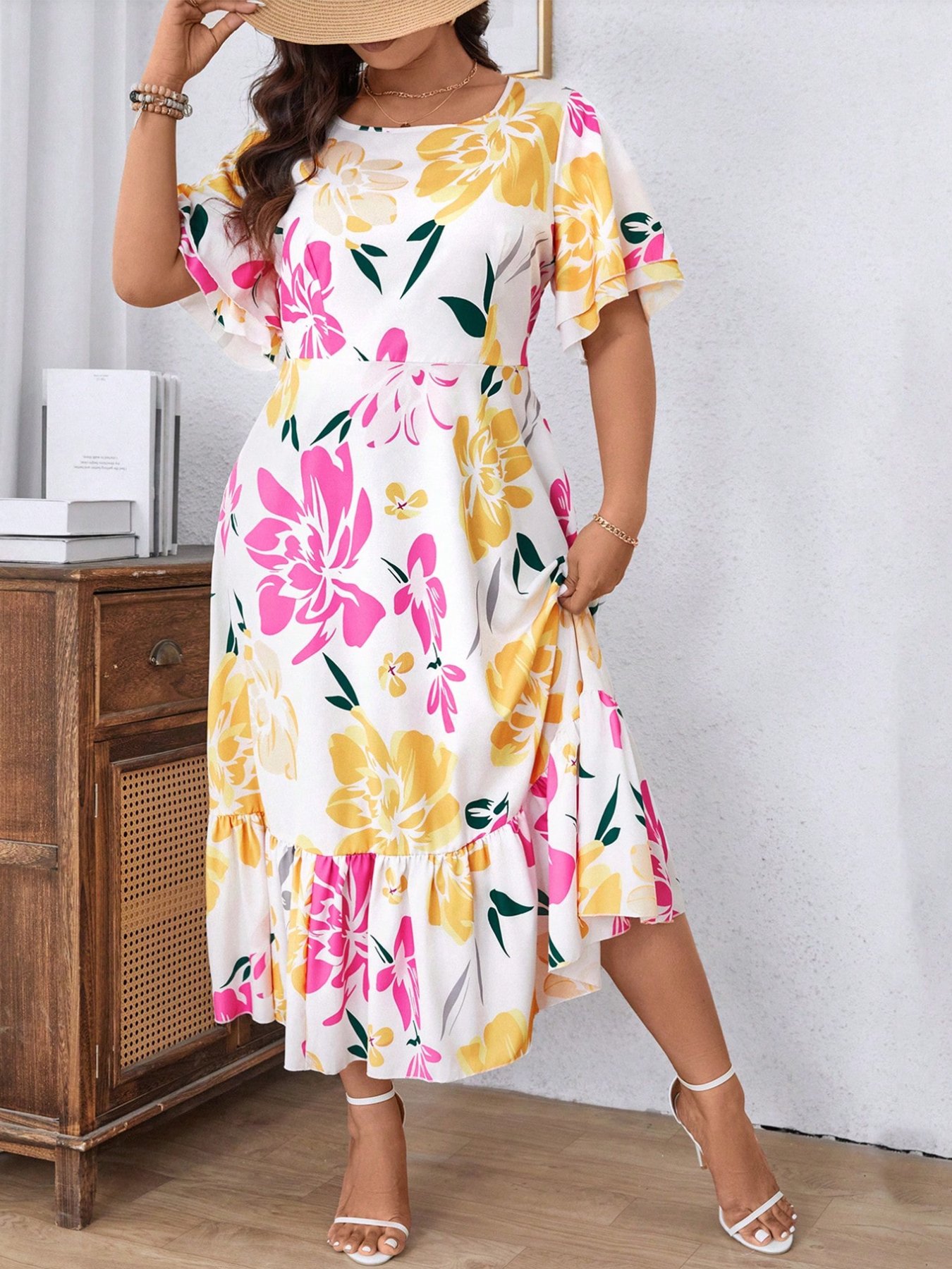 Plus Size White Floral A-Line Knee-Length Dress