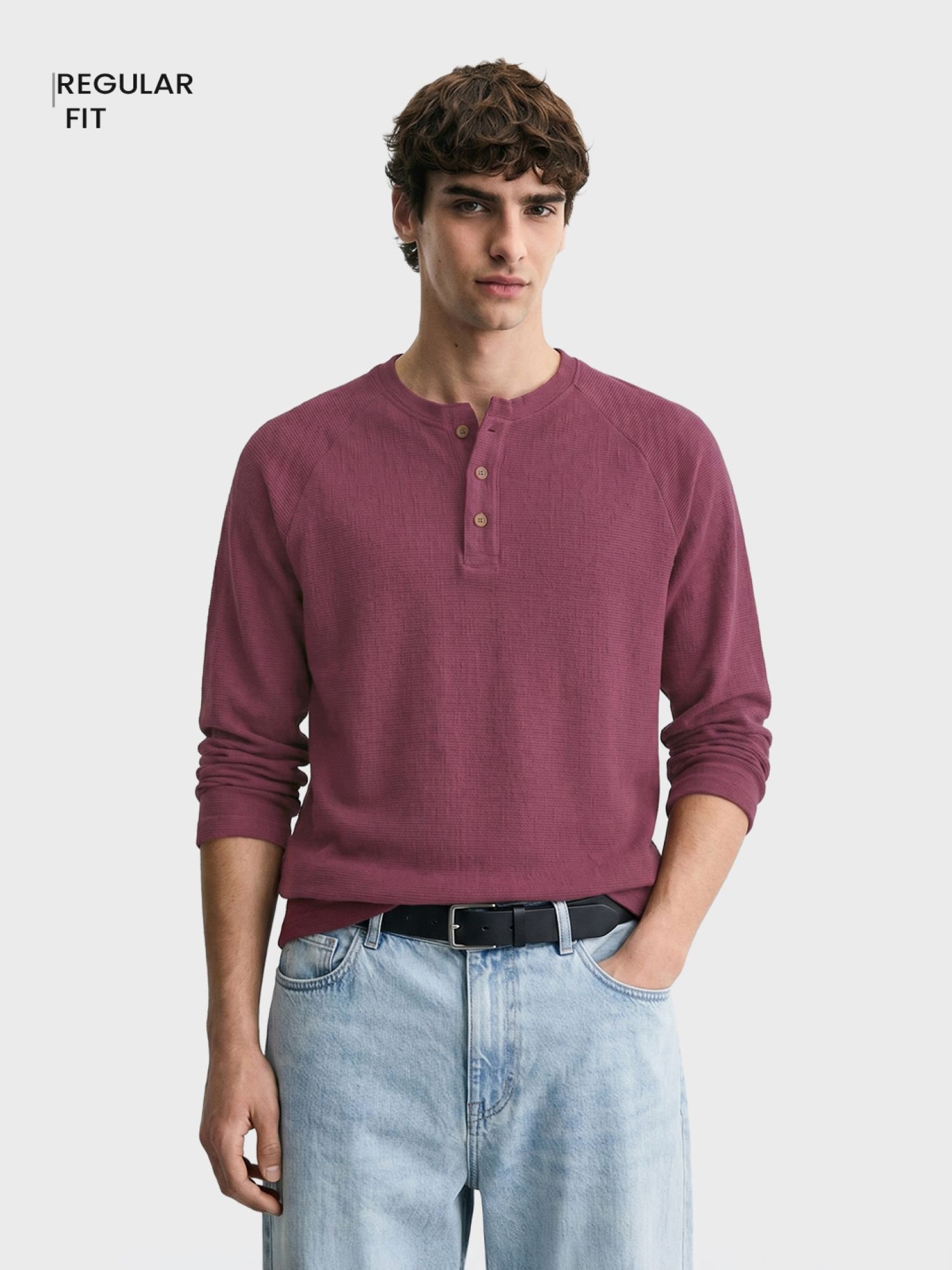 Men Regular Fit Solid Henley Neck T-Shirt