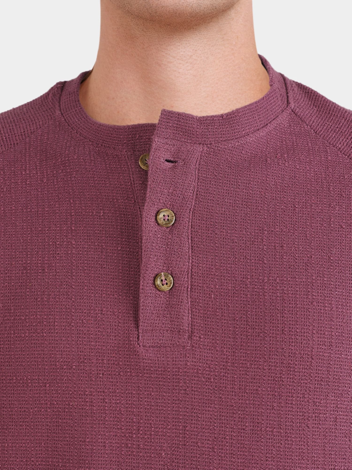 Men Regular Fit Solid Henley Neck T-Shirt