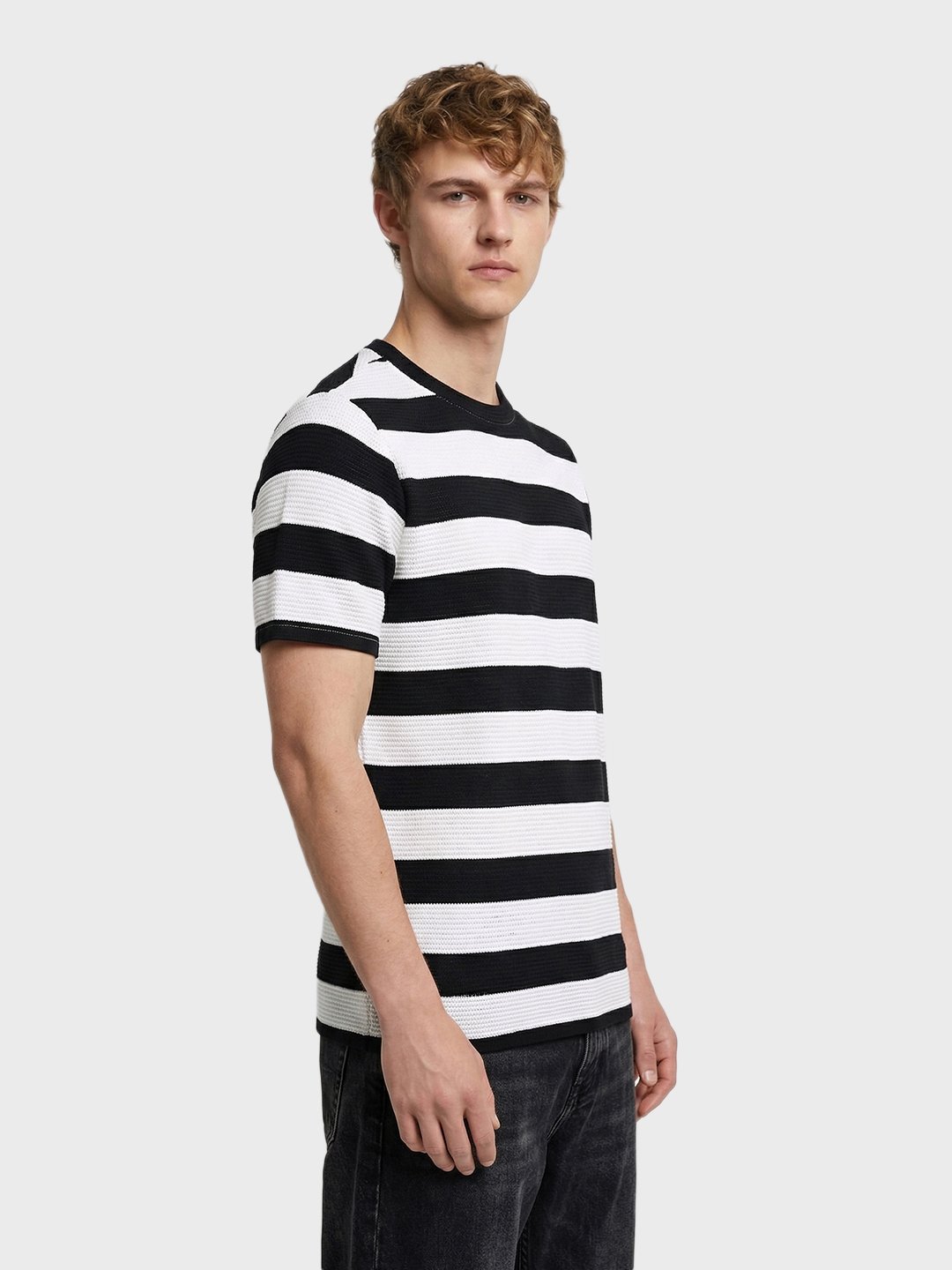 Men Slim Fit Striped Crew Neck T-Shirt