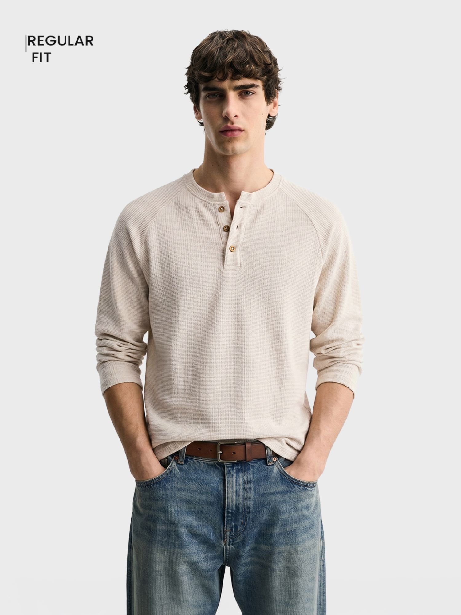 Men Regular Fit Solid Henley Neck T-Shirt