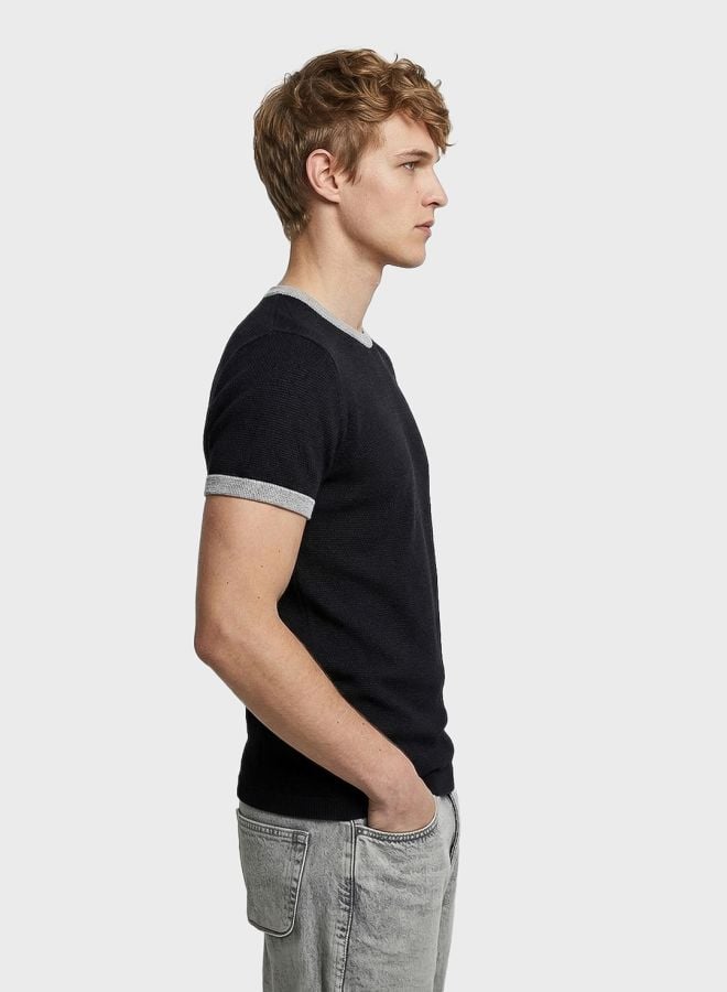 Men Slim Fit Solid Crew Neck T-Shirt