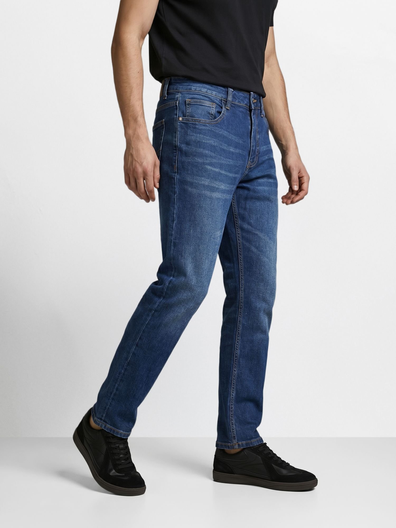 Men Regular Straight Fit Solid Jeans