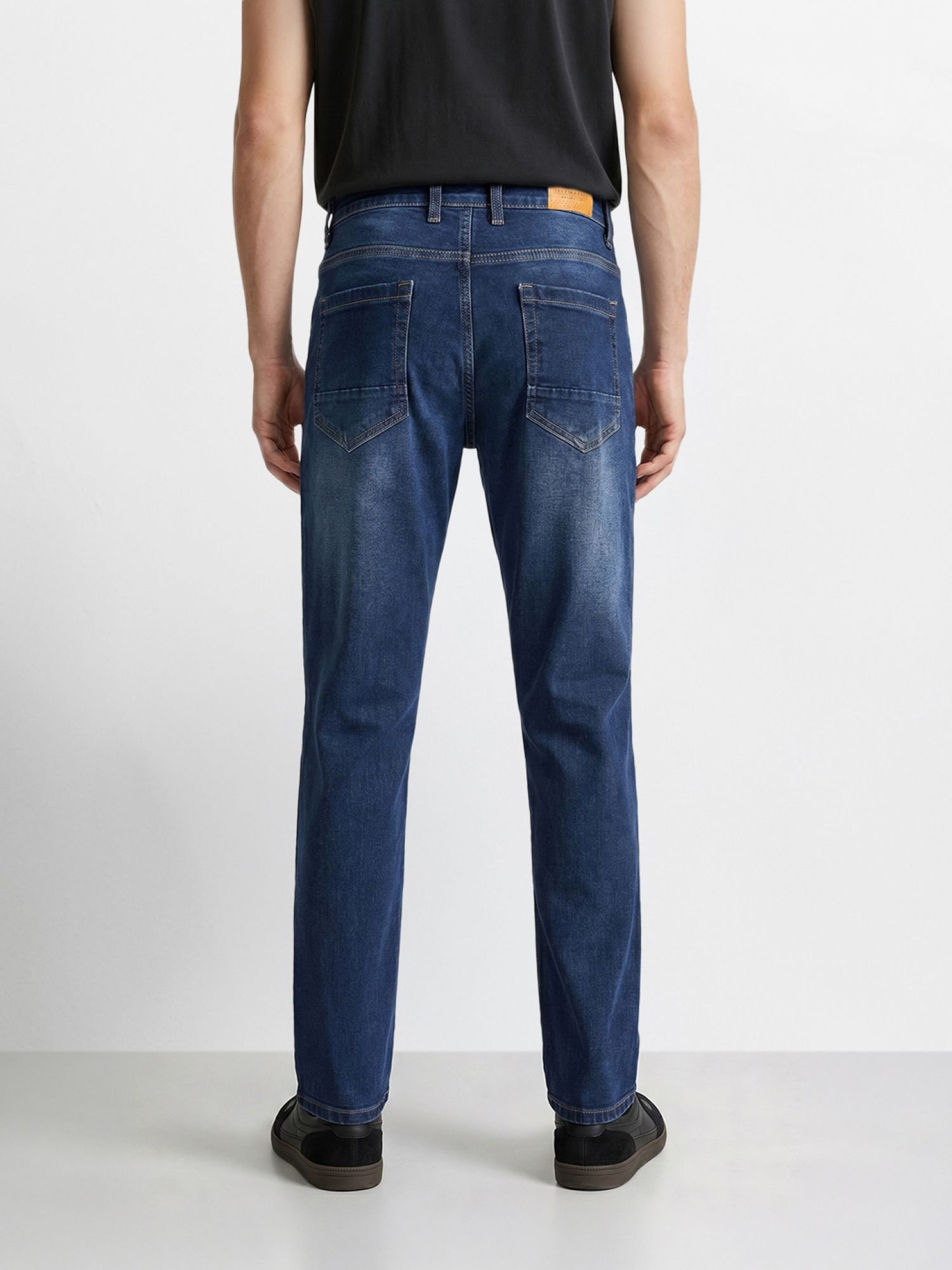 Men Regular Straight Fit Solid Jeans