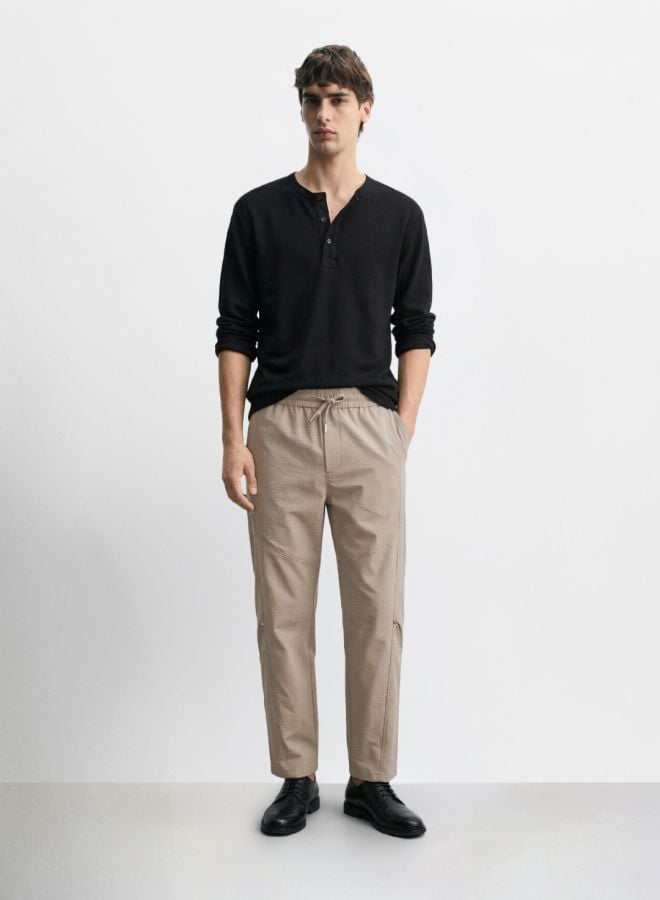 Men Relaxed Fit Solid Mid-Rise Joggers