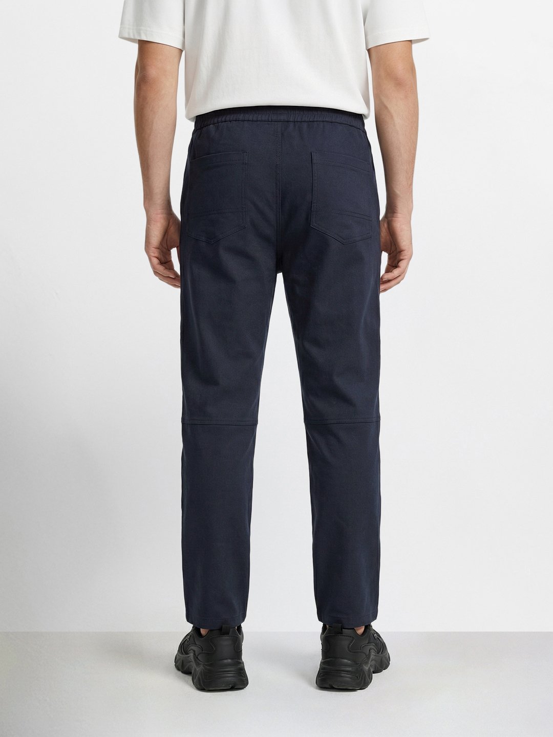 Men Relaxed Fit Solid Mid-Rise Parachute Joggers