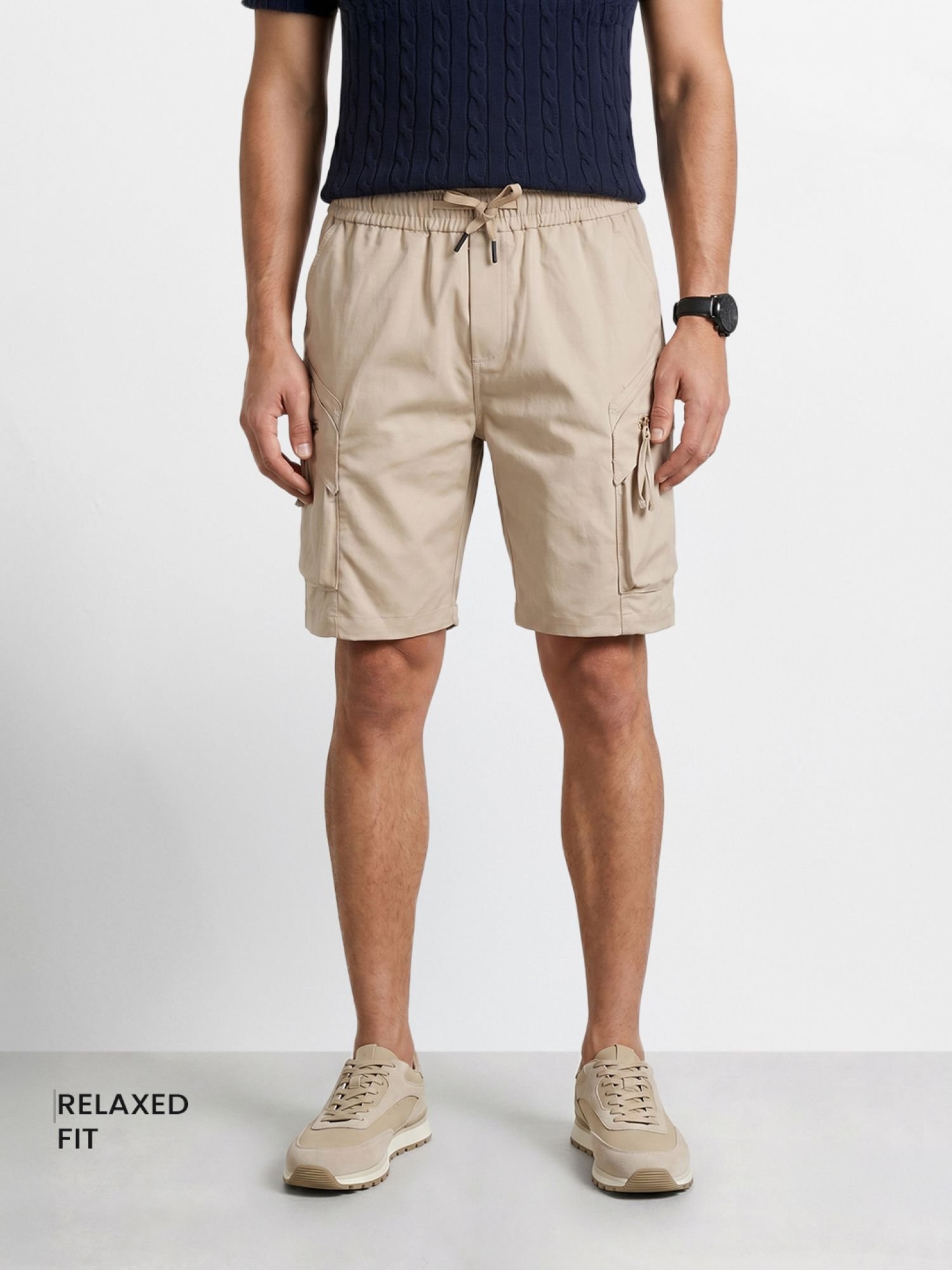 Men Relaxed Fit Solid Mid-Rise Cargo Shorts