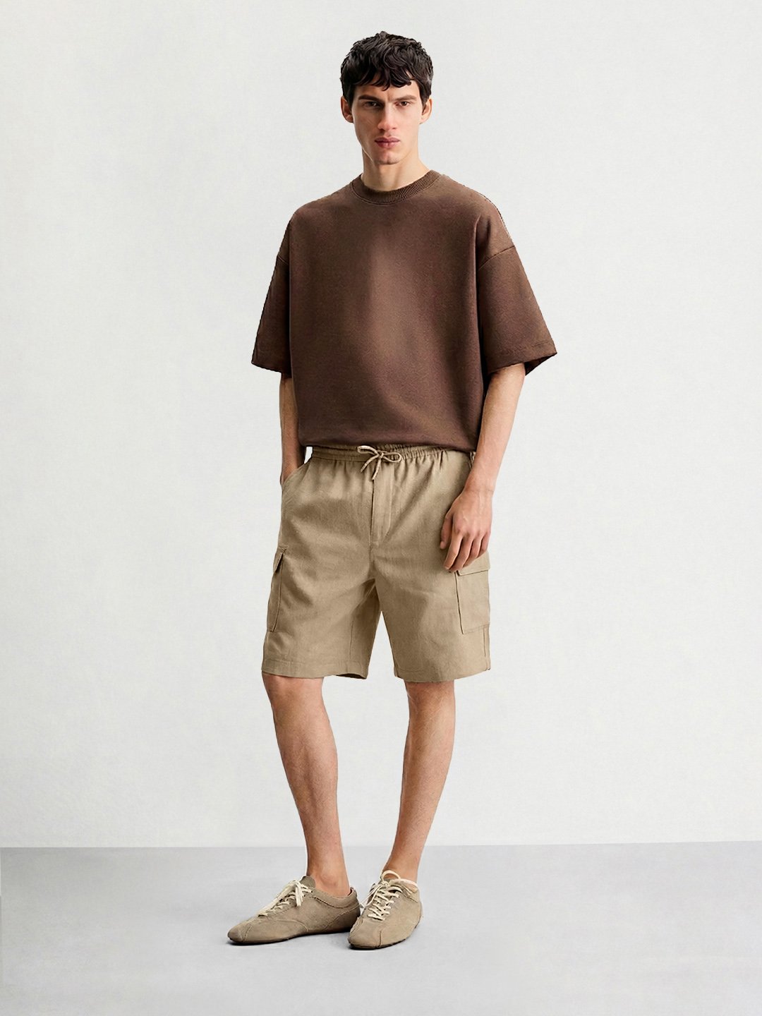 Men Relaxed Fit Solid Mid-Rise Cargo Shorts