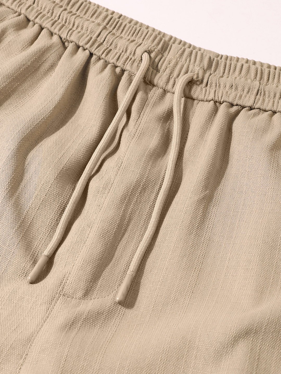 Men Relaxed Fit Solid Mid-Rise Cargo Shorts