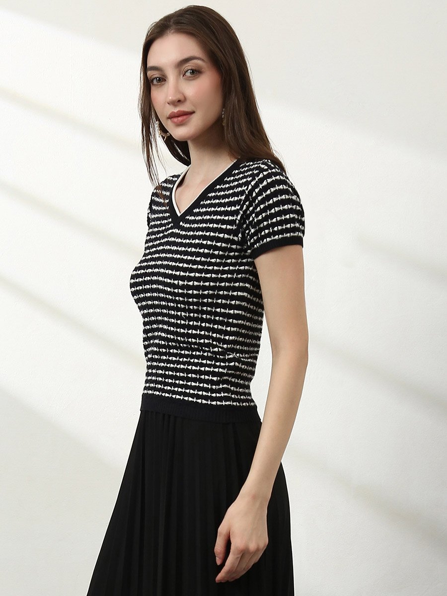 Black Patterned V Neck Short Sleeve Top
